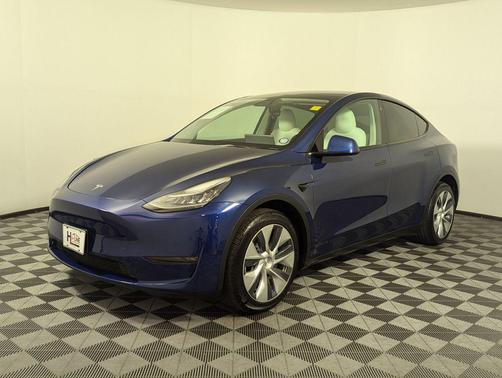 2022 Tesla Model Y Long Range Dual Motor All-Wheel Drive
