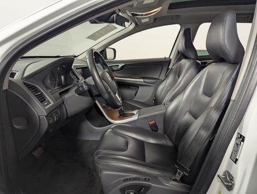 2017 Volvo XC60 T5 Inscription