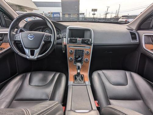 2017 Volvo XC60 T5 Inscription