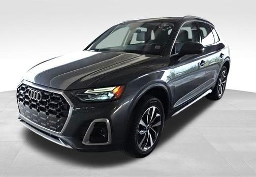 Daytona Gray Pearl 2023 Audi Q5 45 S line Premium