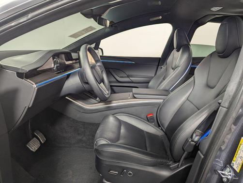 2024 Tesla Model X Long Range