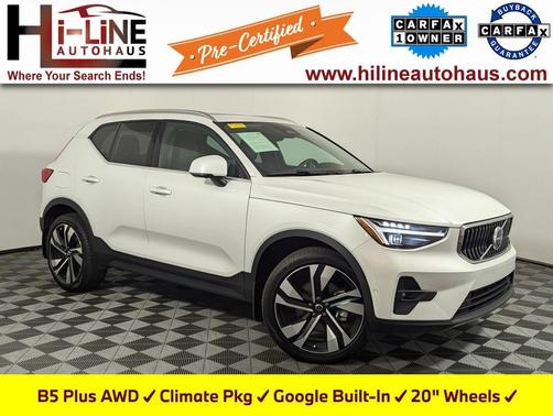 2024 Volvo XC40 B5 Plus Bright Theme
