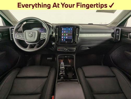 2024 Volvo XC40 B5 Plus Bright Theme