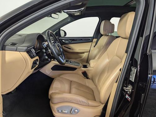 2021 Porsche Macan Base