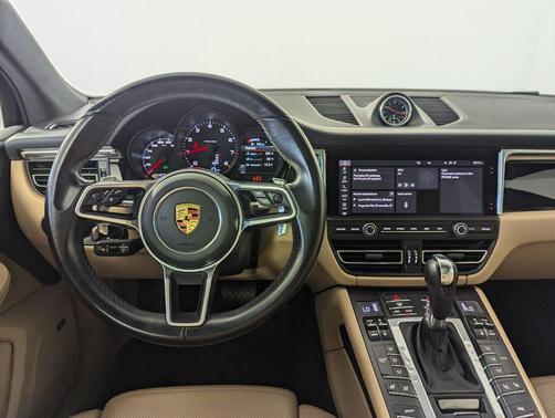 2021 Porsche Macan Base
