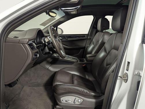 Agate Gray Metallic 2015 Porsche Macan T
