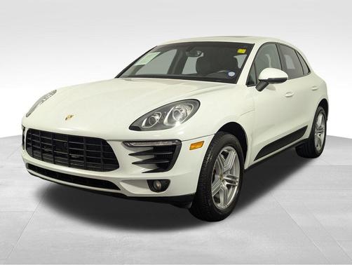 Agate Gray Metallic 2015 Porsche Macan T