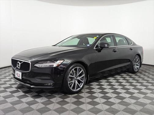2018 Volvo S90 T5 Momentum