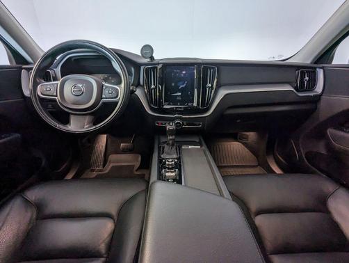 2019 Volvo XC60 T6 Momentum