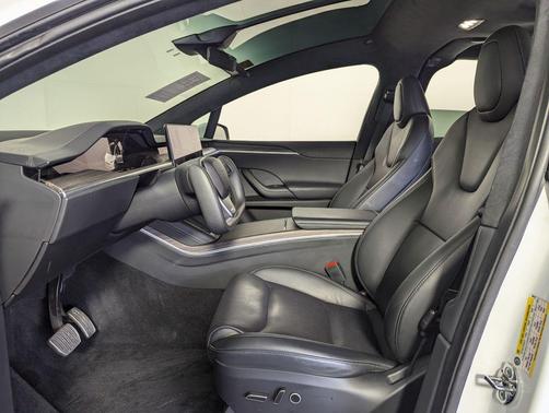 2023 Tesla Model X Standard Range