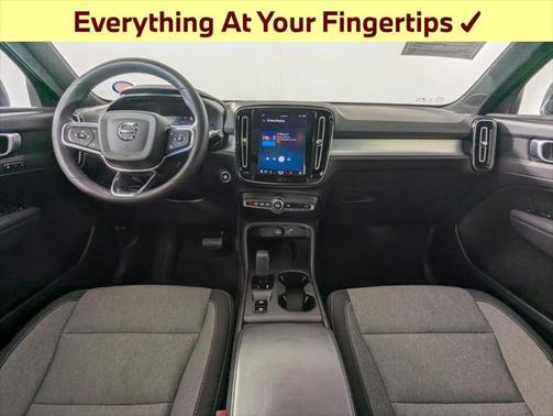2024 Volvo XC40 B5 Core Bright Theme