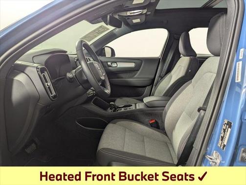 2024 Volvo XC40 B5 Core Bright Theme