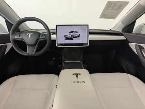 2022 Tesla Model Y Long Range Dual Motor All-Wheel Drive