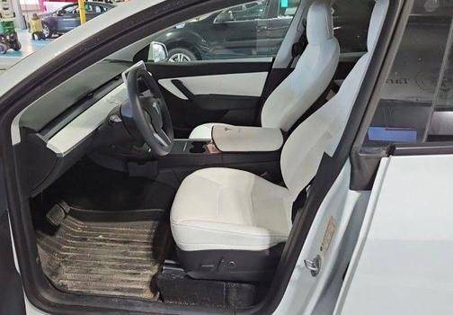 2022 Tesla Model Y Long Range Dual Motor All-Wheel Drive