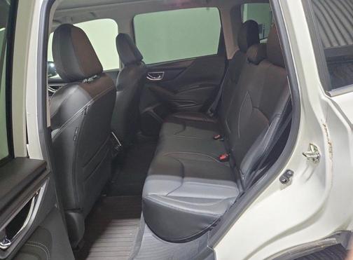 Crystal White Pearl 2020 Subaru Forester Limited