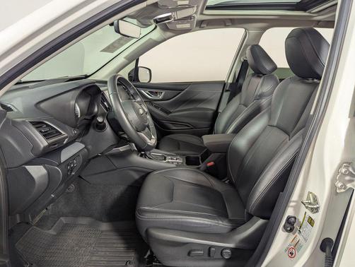 Crystal White Pearl 2020 Subaru Forester Limited