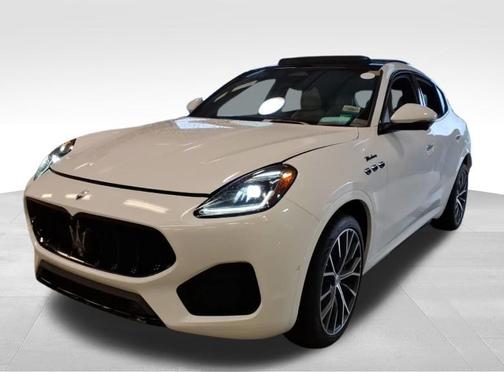 Bianco 2023 Maserati Grecale Modena