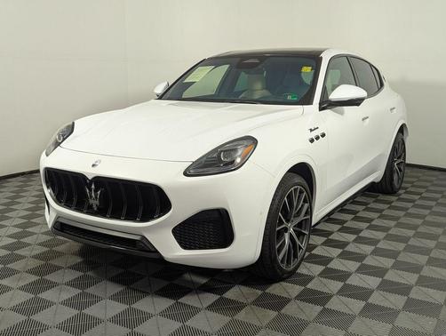 Bianco 2023 Maserati Grecale Modena