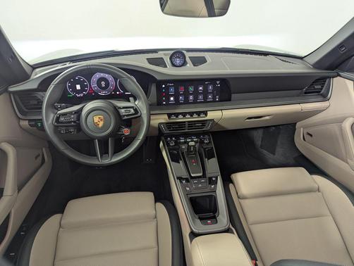 2025 Porsche 911 Carrera