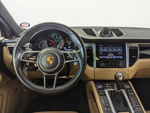 2017 Porsche Macan Base