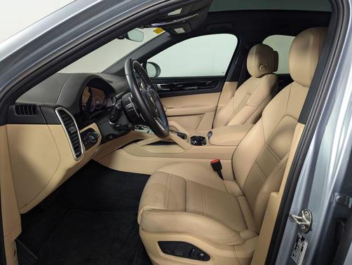 2022 Porsche Cayenne Platinum Edition