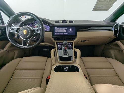 2022 Porsche Cayenne Platinum Edition