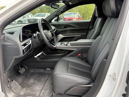 2024 Cadillac LYRIQ Luxury