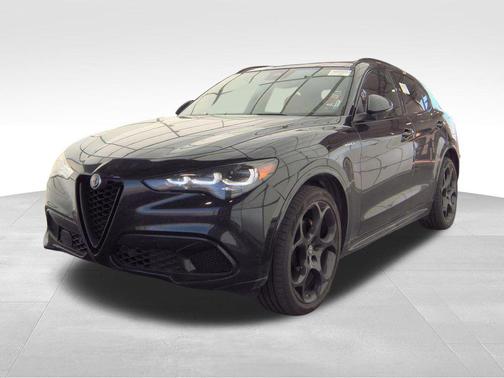 Vulcano Black Metallic 2024 Alfa Romeo Stelvio Ti