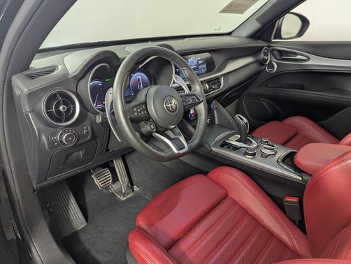 Vulcano Black Metallic 2024 Alfa Romeo Stelvio Ti