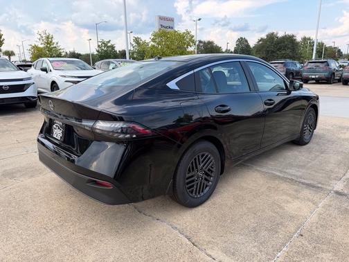 Super Black 2027 Nissan Sentra SV