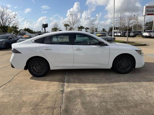 Cloud White 2026 Nissan Sentra SV