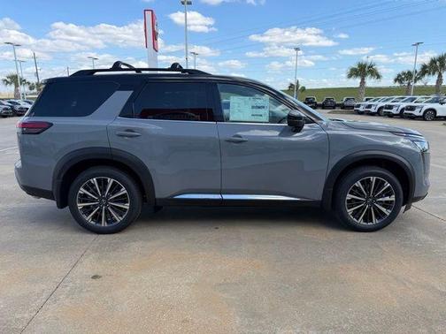 Boulder Gray Metallic 2026 Nissan Pathfinder Platinum
