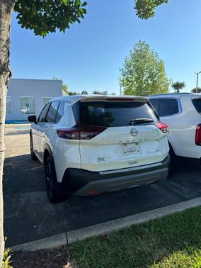 Pearl White Tricoat 2023 Nissan Rogue SV