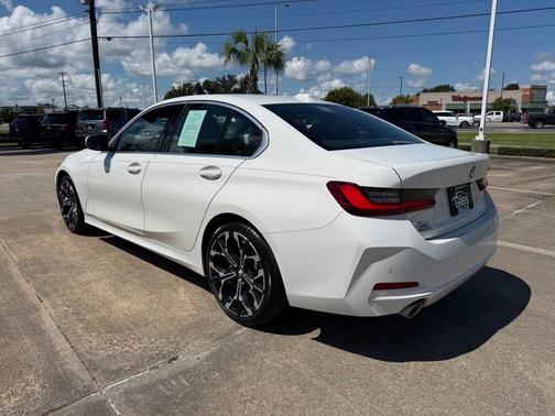 Alpine White 2025 BMW 330 i