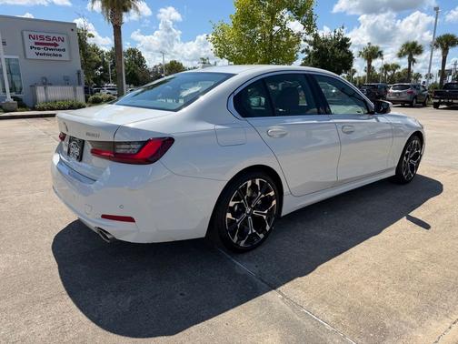 Alpine White 2025 BMW 330 i