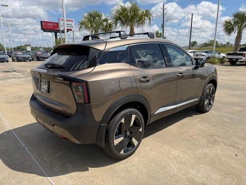 Canyon Bronze M 2026 Nissan Kicks SR
