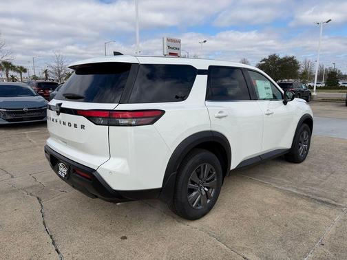 2026 Nissan Pathfinder S