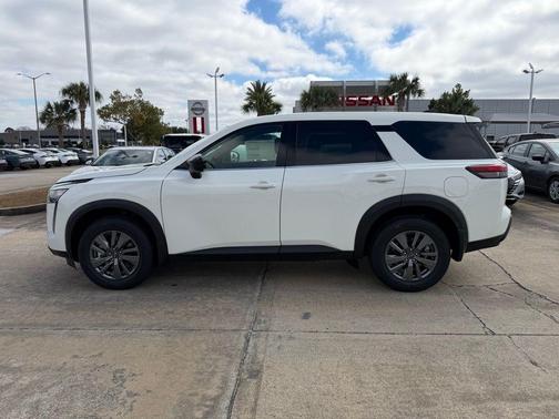 2026 Nissan Pathfinder S