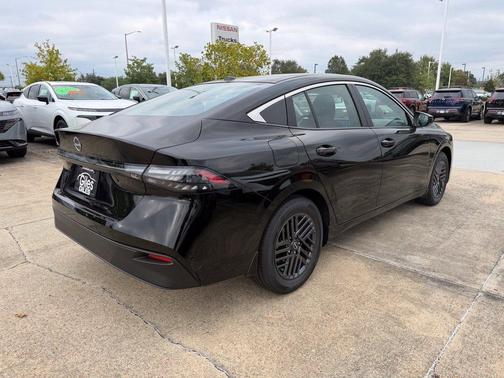 Super Black 2027 Nissan Sentra SV