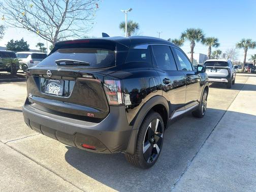 Super Black 2026 Nissan Kicks SR