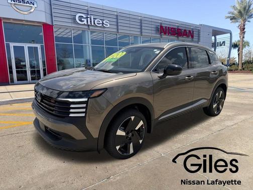 Canyon Bronze M 2026 Nissan Kicks SR