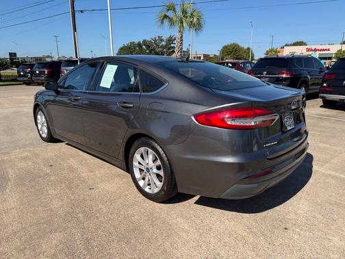 Magnetic 2019 Ford Fusion SE