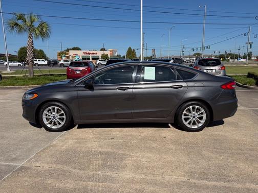 Magnetic 2019 Ford Fusion SE