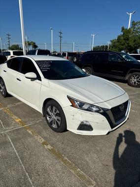 Glacier White 2021 Nissan Altima 2.5 S