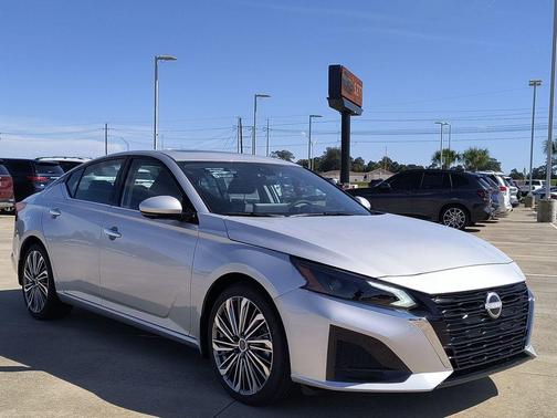 2025 Nissan Altima SL