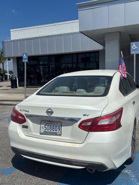 Pearl White 2017 Nissan Altima 2.5 SV