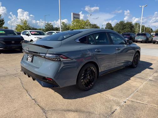 Atlantic Gray Metallic 2027 Nissan Sentra SR