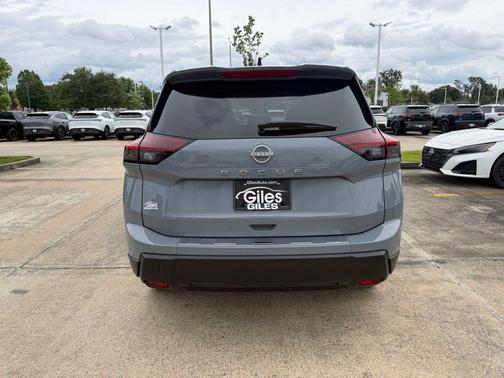 Boulder Gray Metallic 2026 Nissan Rogue SV