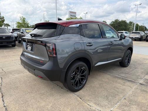 2t Gun Red Roof 2026 Nissan Kicks SR