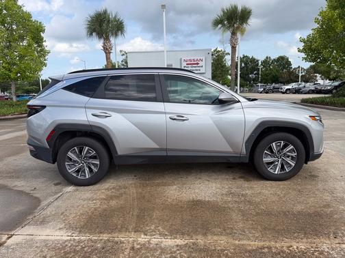 Shimmering Silver 2022 Hyundai TUCSON Hybrid Blue